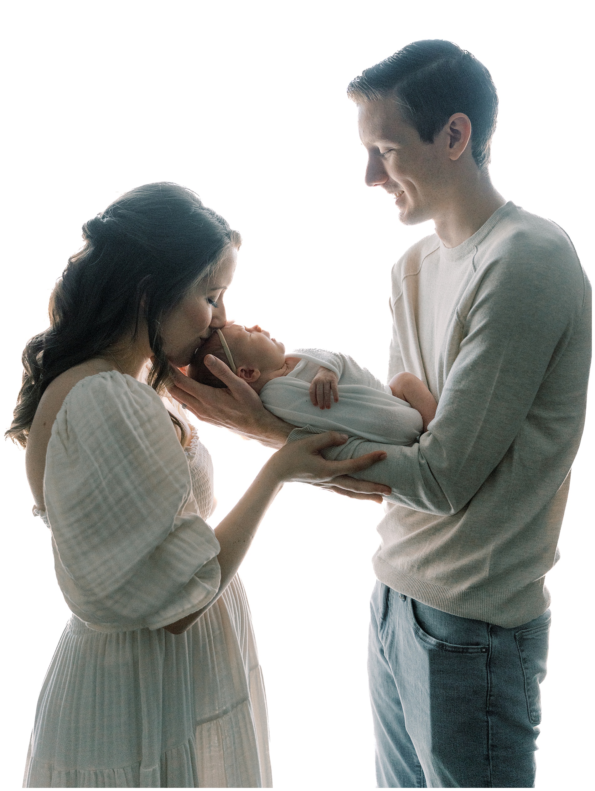 backlit photo in-home newborn session